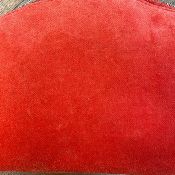 New Anthropologie Monogram Crescent Pouch!!🔥🔥🔥 - Picture 12 of 15